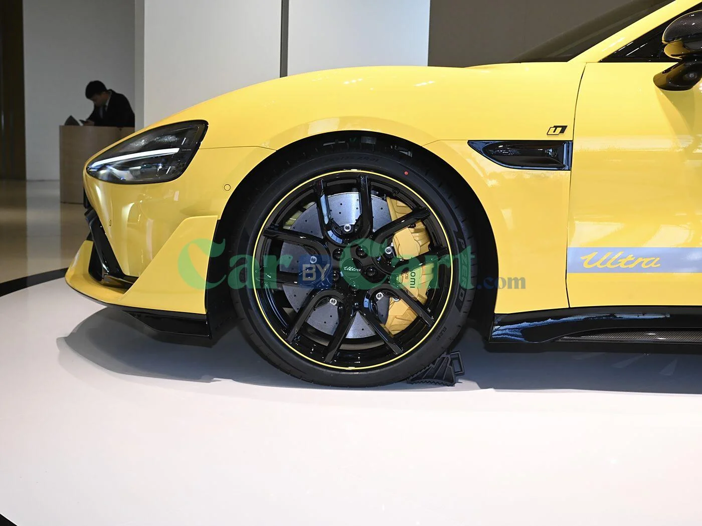 U-shaped yellow circle 21inch