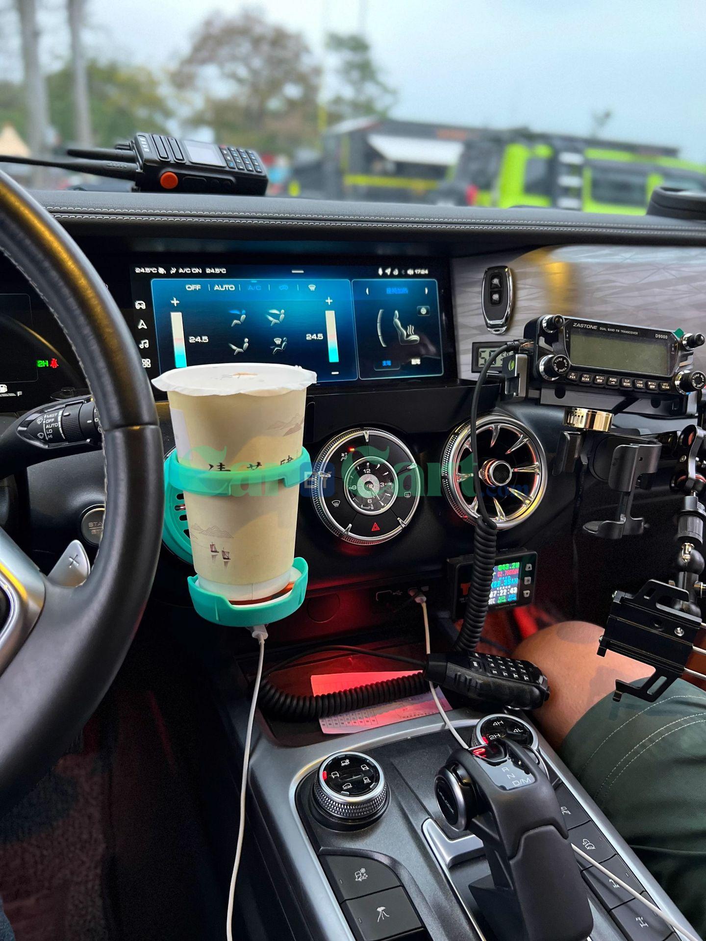 2025 TANK 300 HIT-4 car cup holder